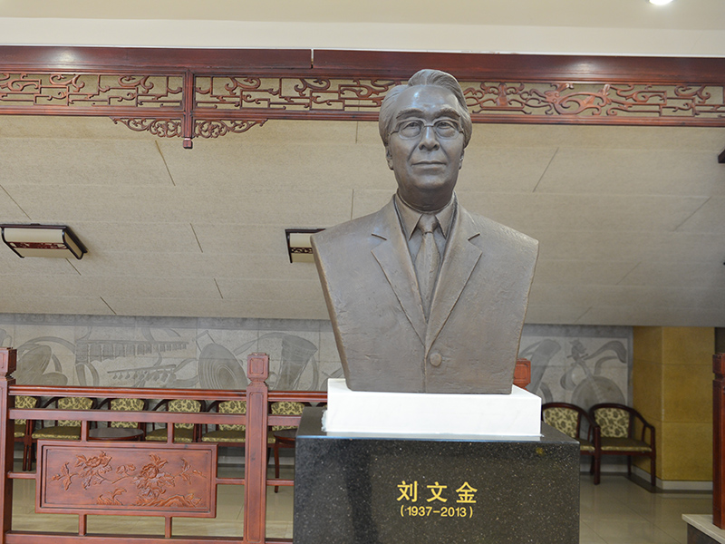 劉文金像，鑄銅，安放地點：中央民族樂團 - 副本.JPG
