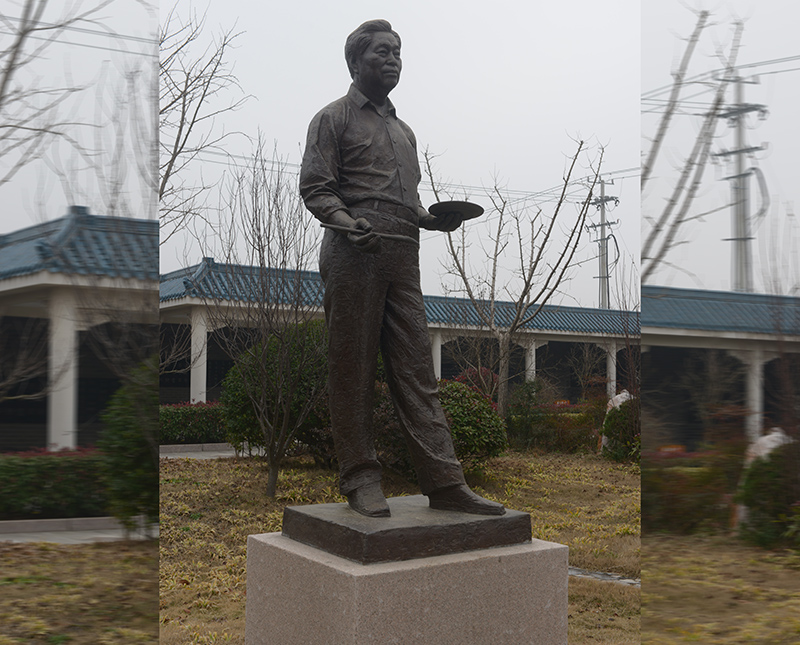 雕塑作品 喻繼高像、青銅高2.3米、安放地點(diǎn)：喻繼高紀(jì)念館